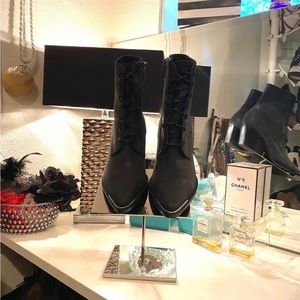 JEFFERY CAMPBELL Sullie distressed
leather ankle boot size 5.5